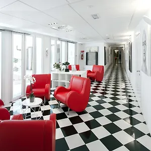 & Urban Padel Aparthotel Milano